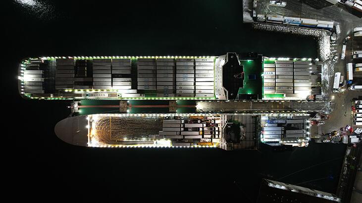 İş makinaları ve yardım tırlarını taşıyan gemi deprem bölgesine gidiyor