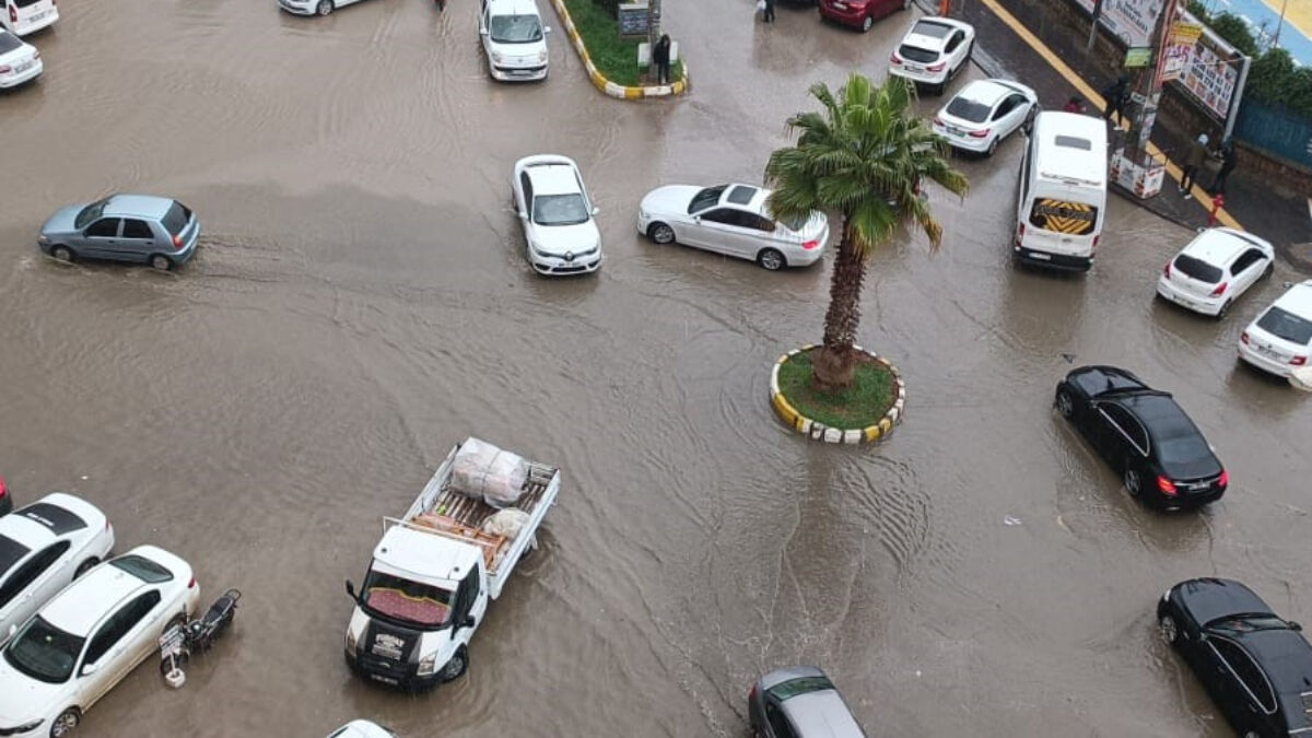 Mardin’de sağanak! Vatandaşlar zor anlar yaşadı…