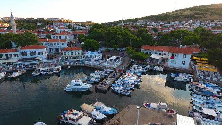 Bozcaadalı turizmcilerden hafta sonu için tatilcilere ‘rezervasyonsuz gelmeyin’ uyarısı