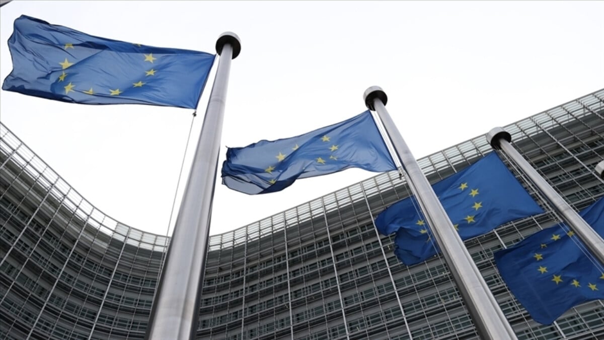Euro Bölgesi’nde sanayi üretimi martta geriledi