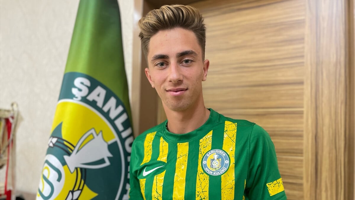 Galatasaray genç futbolcusu Özgür Baran Aksaka’yı Şanlıurfaspor’a kiraladı
