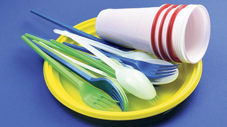 İngiltere’de tek kullanım plastik yasağı