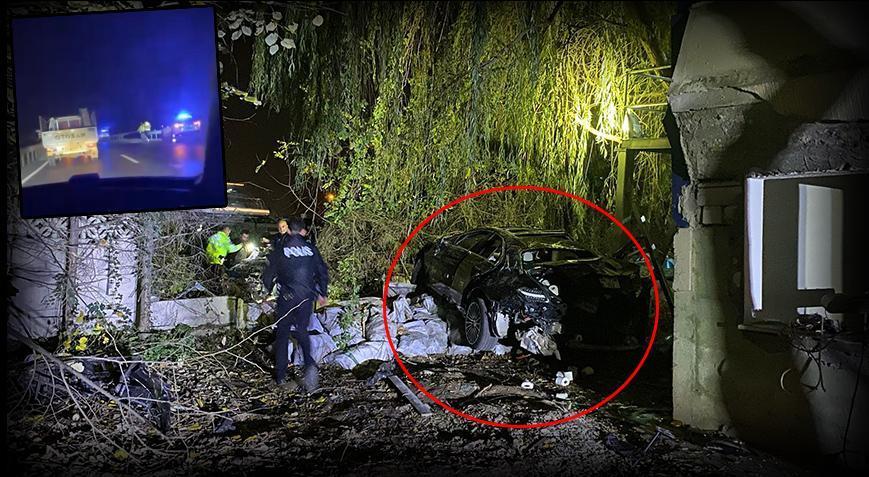 Sakarya’da feci kaza! Köprü üstünde çarpışan otomobiller bahçeye uçtu: 1 ölü, 4 yaralı