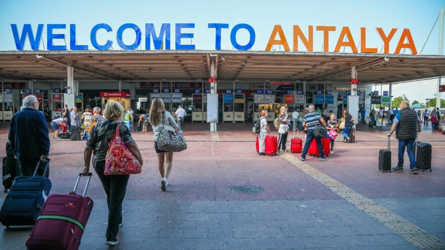 Antalya’ya tatile gelen İngiliz ve Polonyalı turist sayısı arttı